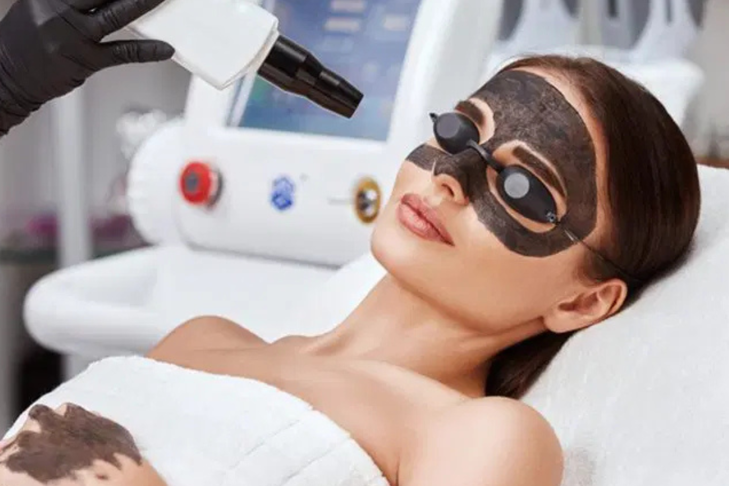 Carbon Laser Peeling  Diep reinigende laserbehandeling voor een frisse, verfijnde huid.  Boek Nu